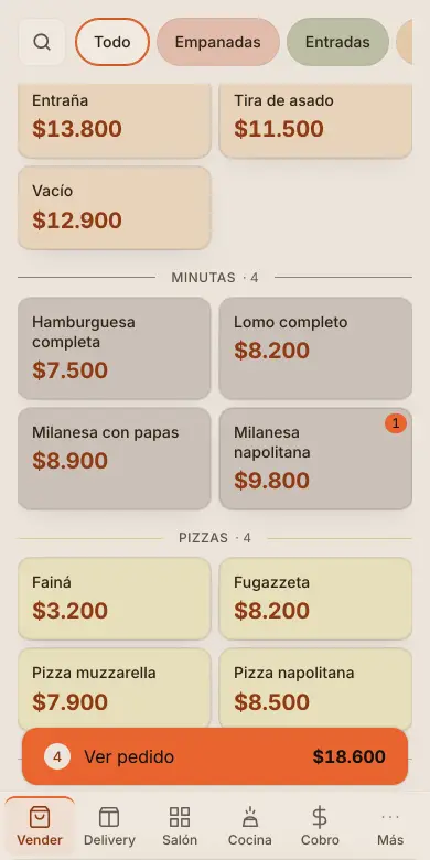 Pantalla Vender de TENEDOR en el celular: la carta por categorías con sus precios y el pedido en curso con el total a cobrar.